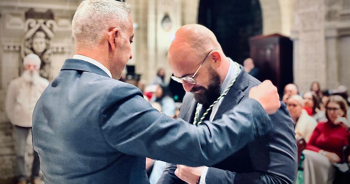 Germán Beardo recibe la medalla de Hermano Honorífico del Beso de Judas