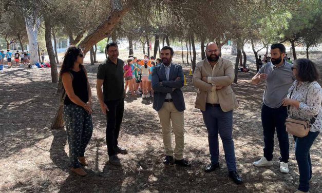 Más de 200 escolares celebran el Día Mundial del Medio Ambiente para concienciar sobre la reducción de plásticos