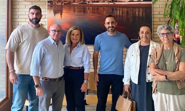 El Ayuntamiento y la Residencia San Carlos refuerzan su colaboración para favorecer la integración de menores tutelados