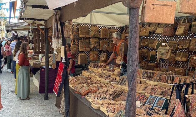La Plaza del Castillo acoge ya el Mercado Medieval
