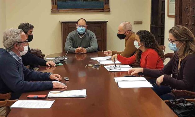 El Ayuntamiento trabaja en una guía para agilizar las comunicaciones de obra y las licencias de apertura