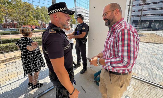 Instalado el vallado en el local social de Los Milagros