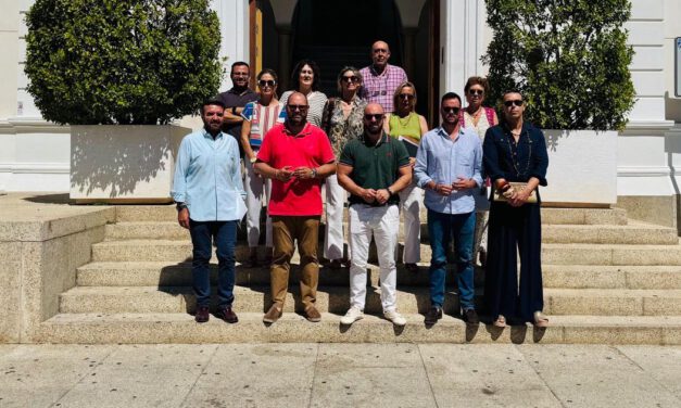 El Puerto guarda un minuto de silencio por las víctimas de los terremotos de Venezuela