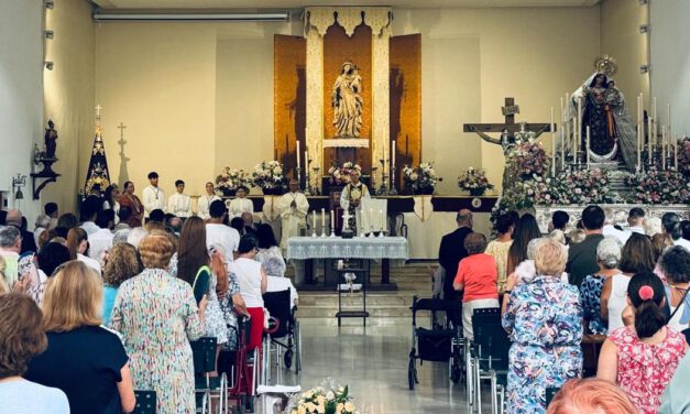 El Puerto celebra el día grande de la Virgen del Carmen con procesiones por tierra y por mar