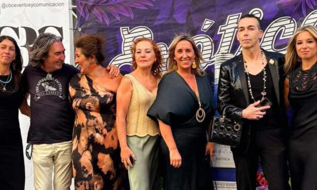 Buena acogida de público de la "Fiesta de la moda" en la calle Luna