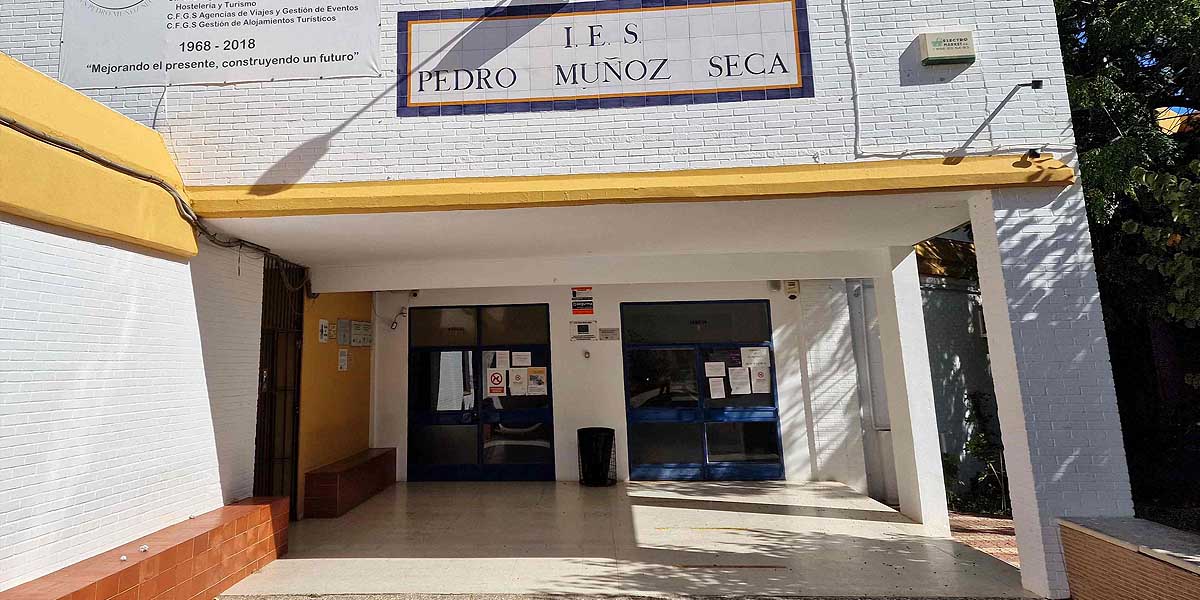 El Ayuntamiento firma dos convenios con el IES Pedro Muñoz Seca para favorecer la empleabilidad en el sector turístico