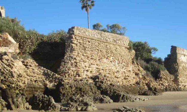 Betilo continúa trabajando para la reparación de la Muralla del Fuerte de Santa Catalina