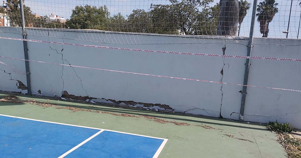 El AMPA del Pedro Muñoz Seca denuncia daños en un muro del instituto