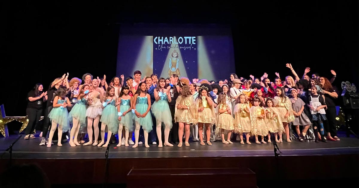 Las Esclavas llena el Teatro Pedro Muñoz Seca con el musical solidario 'Charlotte'