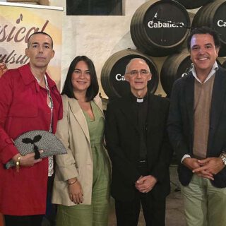 Éxito en una noche solidaria en el Castillo con maridaje de vino y música para apoyar la nueva Parroquia de Valle Alto