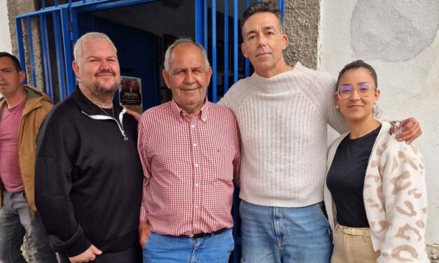 La Preferia de La Mezquita arranca con ambiente festivo y participación vecinal en la calle Postigo