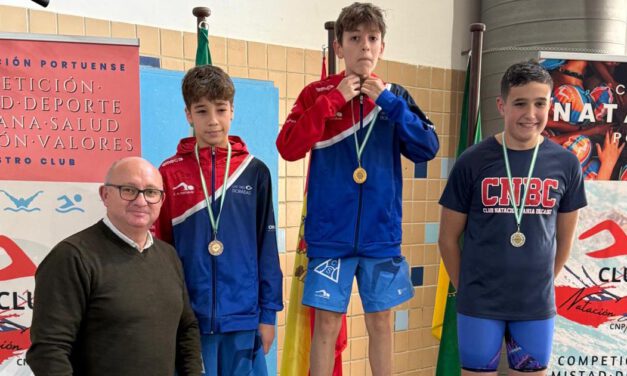 Más de 400 nadadores compiten en un intenso fin de semana en las Piscinas Municipales