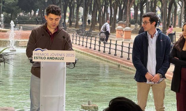 NNGG del PP andaluz premia al joven portuense Nasser Mamine por su aportación a la salud
