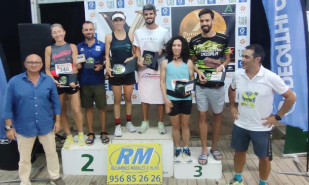 Más de 800 corredores participan en la X Running Night Los Toruños
