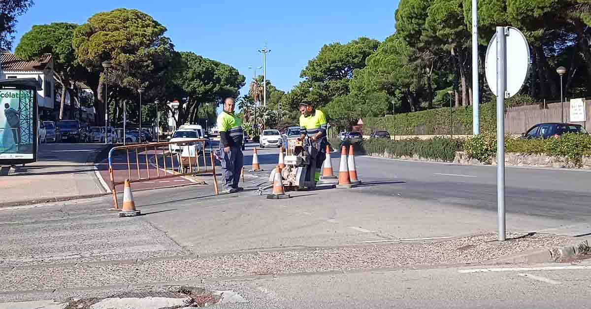 Comienzan las obras de semaforización y pasos de peatones en la Avenida de Fuentebravía