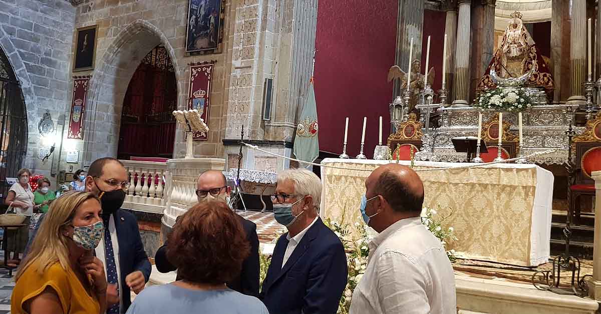 El PP destaca el engrandecimiento de la festividad de la Patrona en la tradicional ofrenda a la Virgen