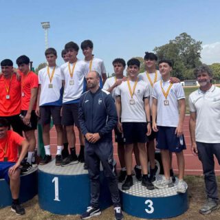 Más de 580 alumnos convierten El Puerto en una gran pista de atletismo escolar