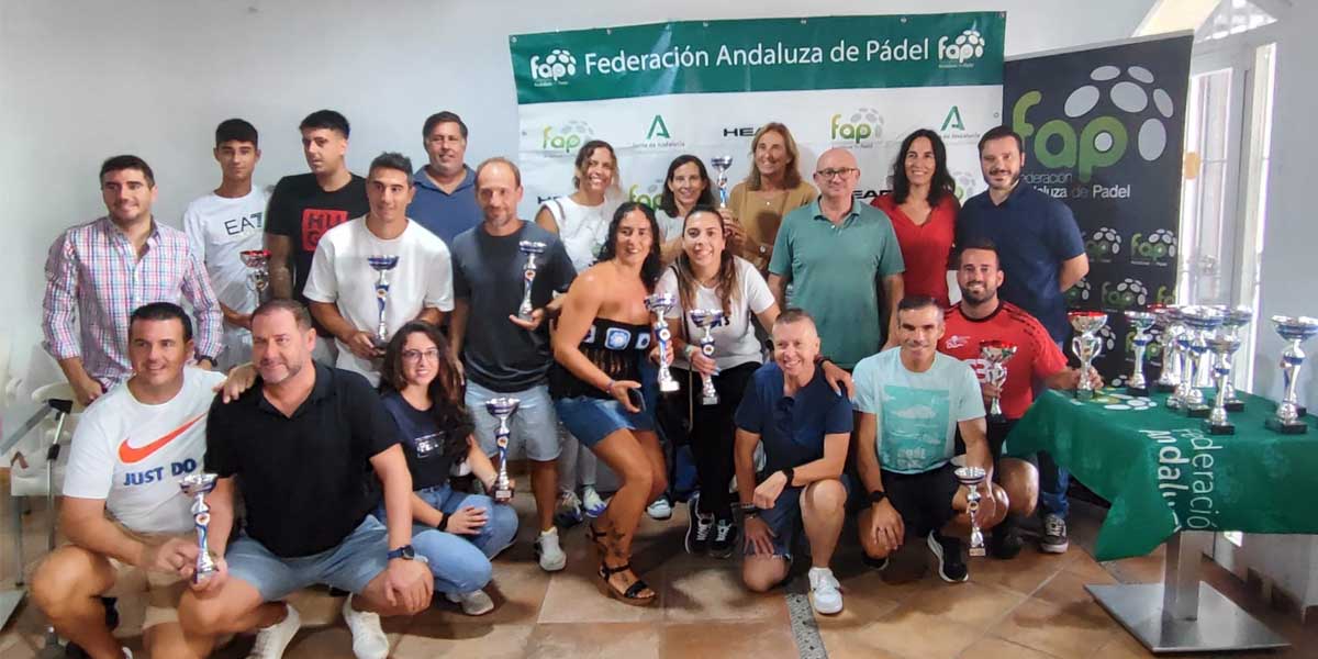 El Club de Pádel La Central celebra la entrega de trofeos de la fase provincial de la Liga Andaluza