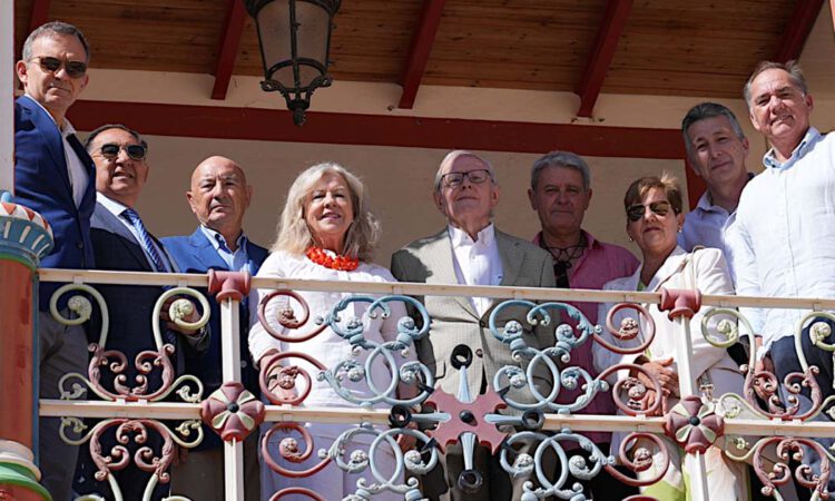 La memoria taurina de la Plaza Real reúne a sus presidentes del último medio siglo