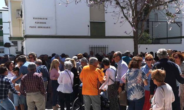 Inaugurada en El Puerto la "Plazoleta Párroco Paco González"