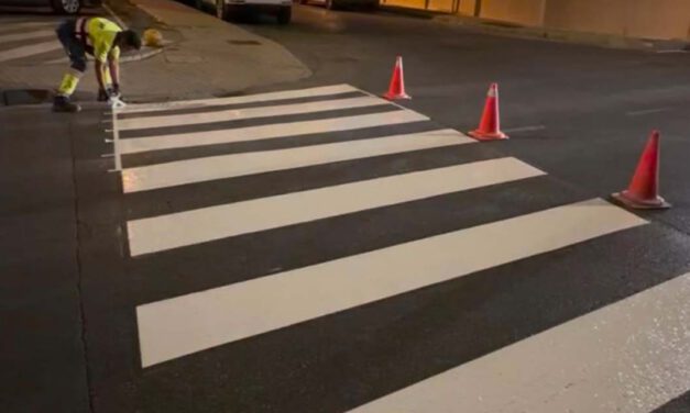 La avenida de la Libertad renueva sus pasos de peatones y marcas viales