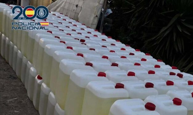 Intervenidos más de 24.000 litros de gasolina destinados al “petaqueo” en el río Guadalete