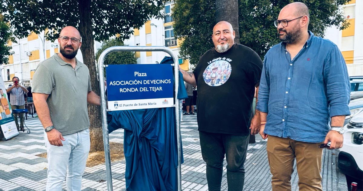 La nueva plaza de la AVV Ronda del Tejar se estrena con juegos, música y vecinos en la calle