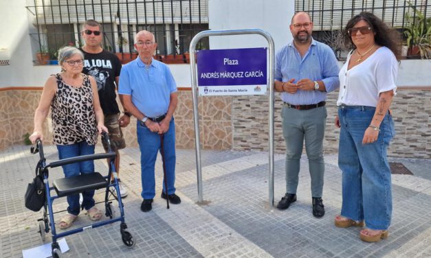 La barriada de la Marina Española rinde homenaje a Andrés Márquez con la inauguración de una plaza