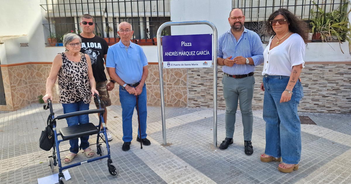 La barriada de la Marina Española rinde homenaje a Andrés Márquez con la inauguración de una plaza