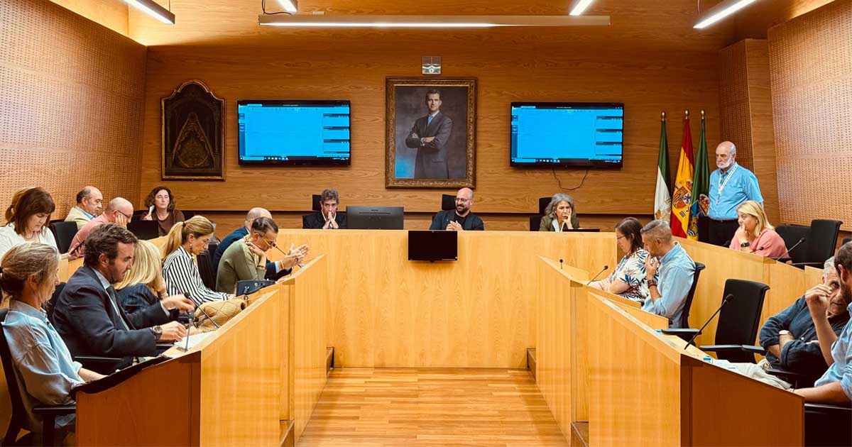 El Puerto aprueba una bajada del IBI del 2,5% y elimina tasas para oposiciones y trámites telemáticos