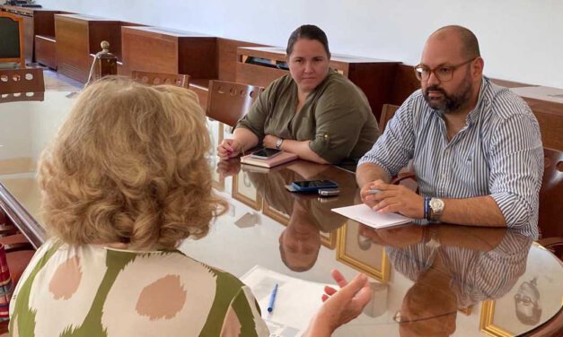 El Ayuntamiento refuerza el diálogo con los vecinos del Pueblo Marinero de Puerto Sherry