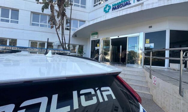 La Policía local de El Puerto salva la vida de un bebé en una actuación de urgencia