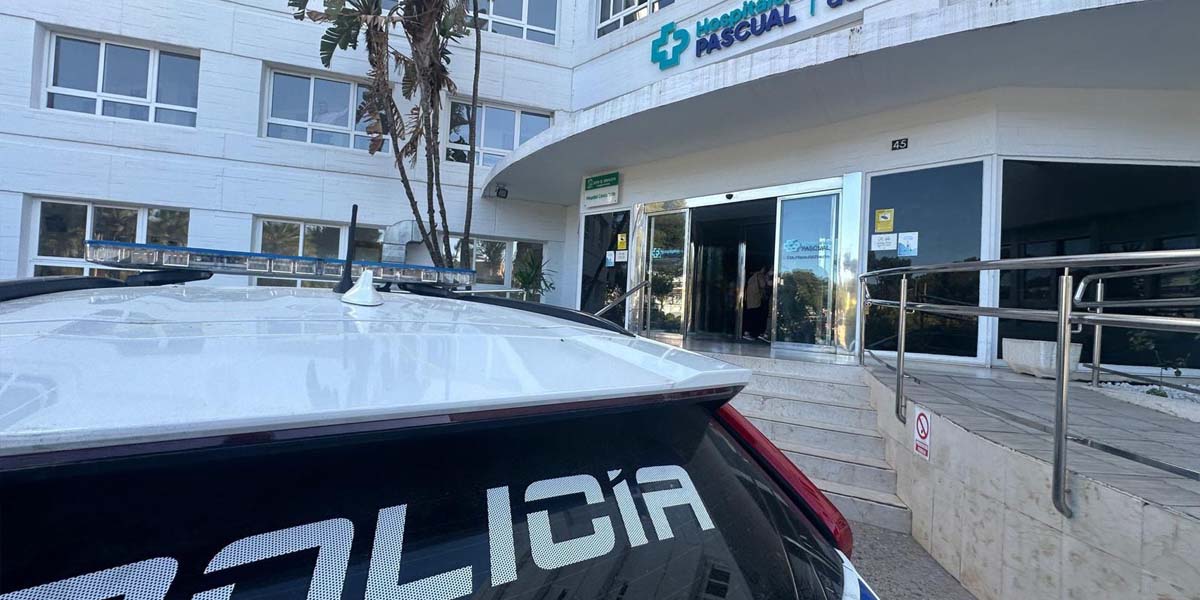 La Policía local de El Puerto salva la vida de un bebé en una actuación de urgencia
