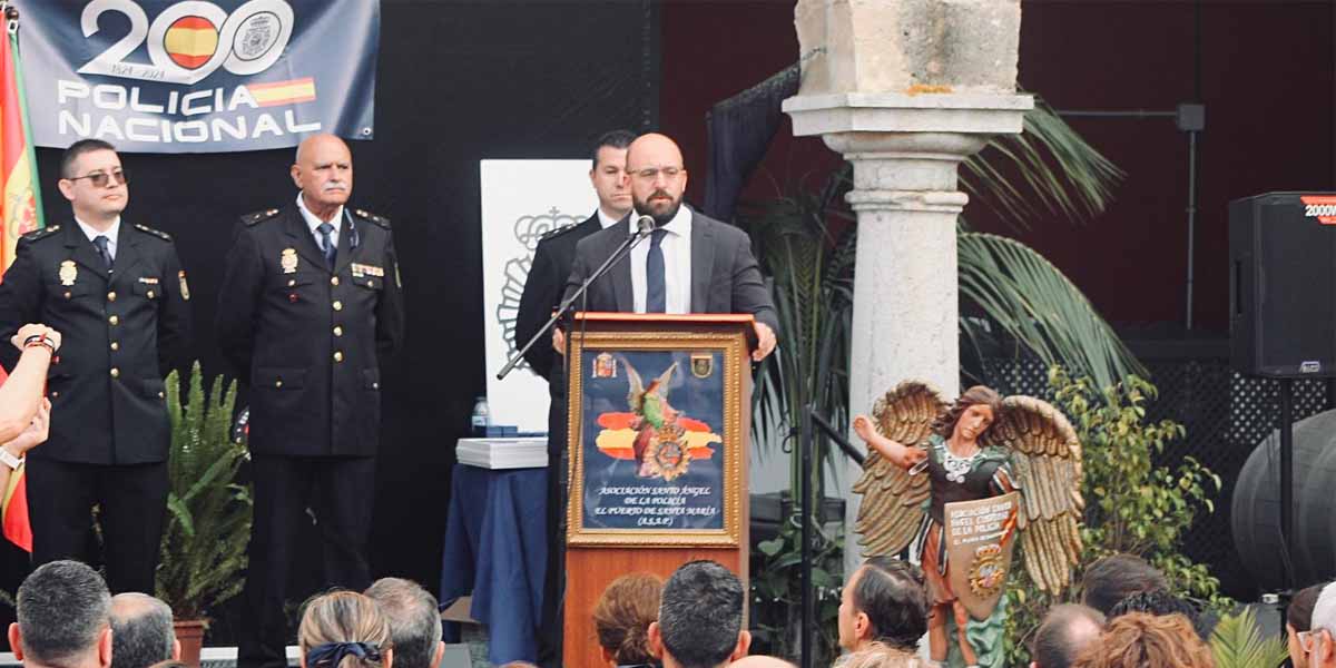 La Peña El Chumi acoge la entrega de medallas de la Asociación Santo Ángel a policías y ciudadanos ejemplares