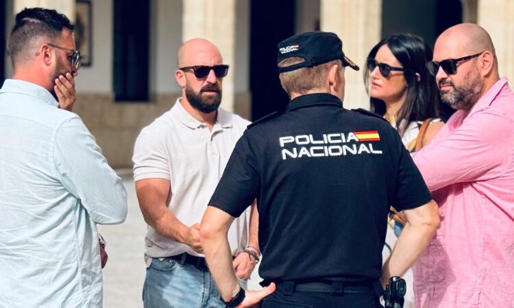 Casi 700 aspirantes concurren a las oposiciones para doce plazas de Policía Local en El Puerto