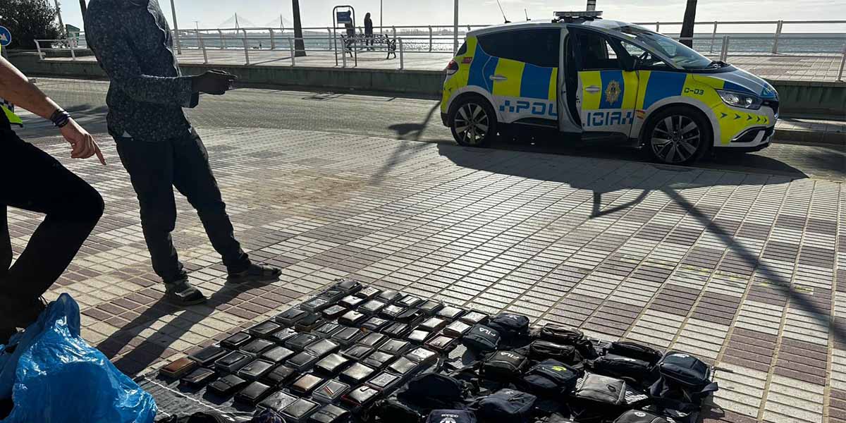 La Policía Local de El Puerto interviene una gran cantidad de artículos falsificados