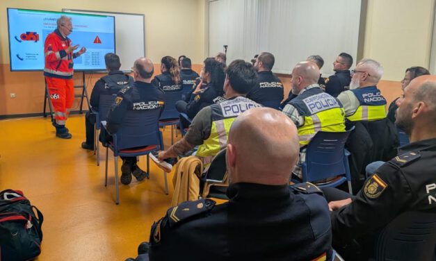 Agentes de la Policía Nacional de El Puerto refuerzan su formación en emergencias sanitarias con el 061