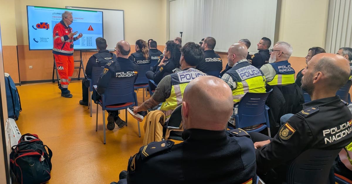 Agentes de la Policía Nacional de El Puerto refuerzan su formación en emergencias sanitarias con el 061