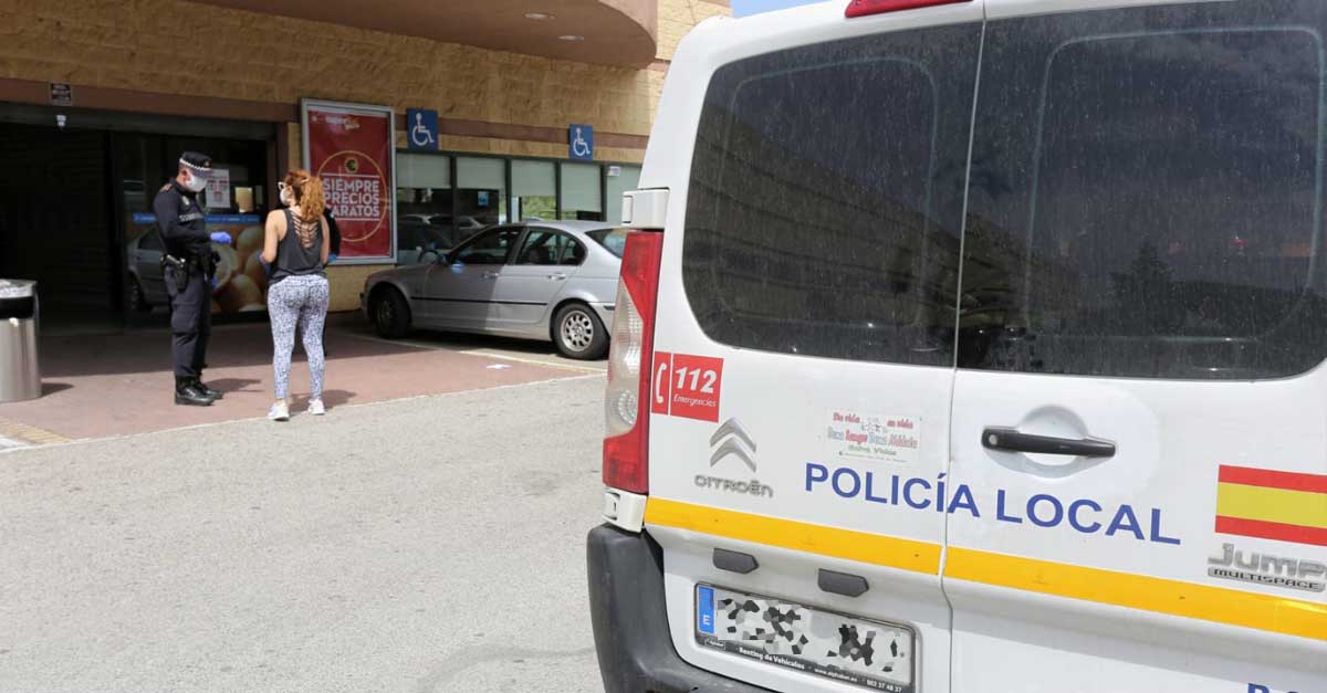 El Ayuntamiento refuerza los controles de la Policía Local en los supermercados