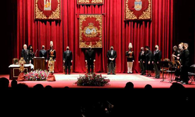 El Teatro Municipal, tras dos años, abre las puertas de la Semana Santa de El Puerto