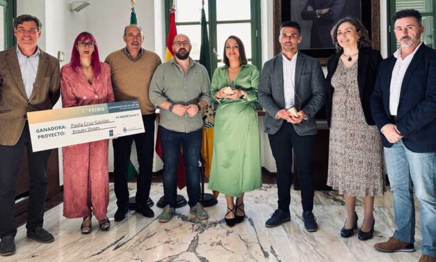 Kreaty Shoes se alza con el I Premio Emprendedor Local del Año 2024 de El Puerto