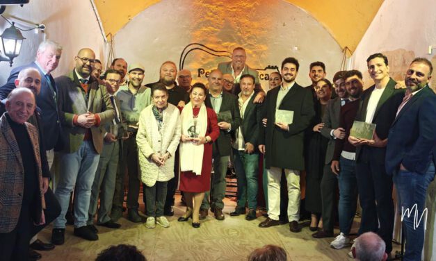 “Calle Lechería” reconoce la difusión del flamenco con un emotivo acto en la Peña Al Alma