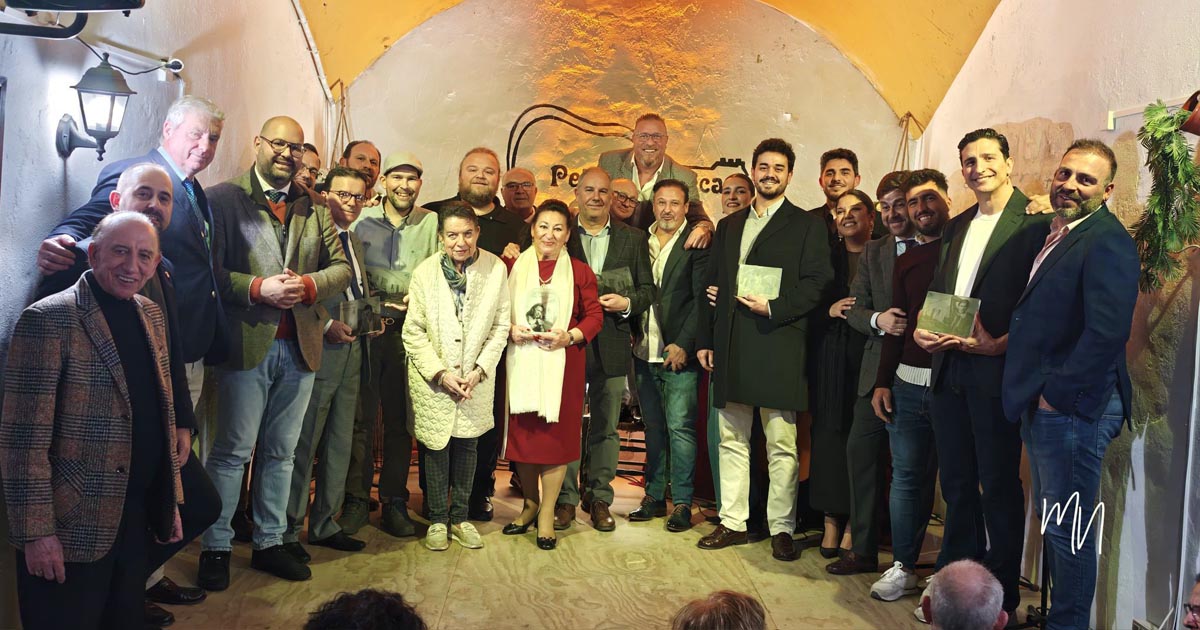 “Calle Lechería” reconoce la difusión del flamenco con un emotivo acto en la Peña Al Alma