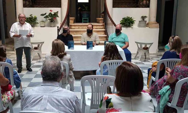 Presentado el libro "Recuerdos de mi infancia", de Antonio Carbonell