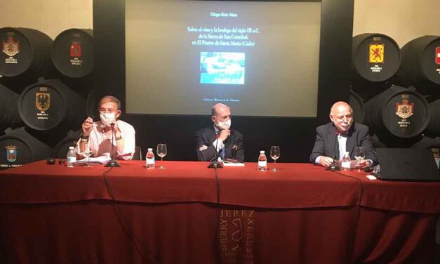 Ruiz Mata presenta su libro sobre la bodega más antigua del mundo