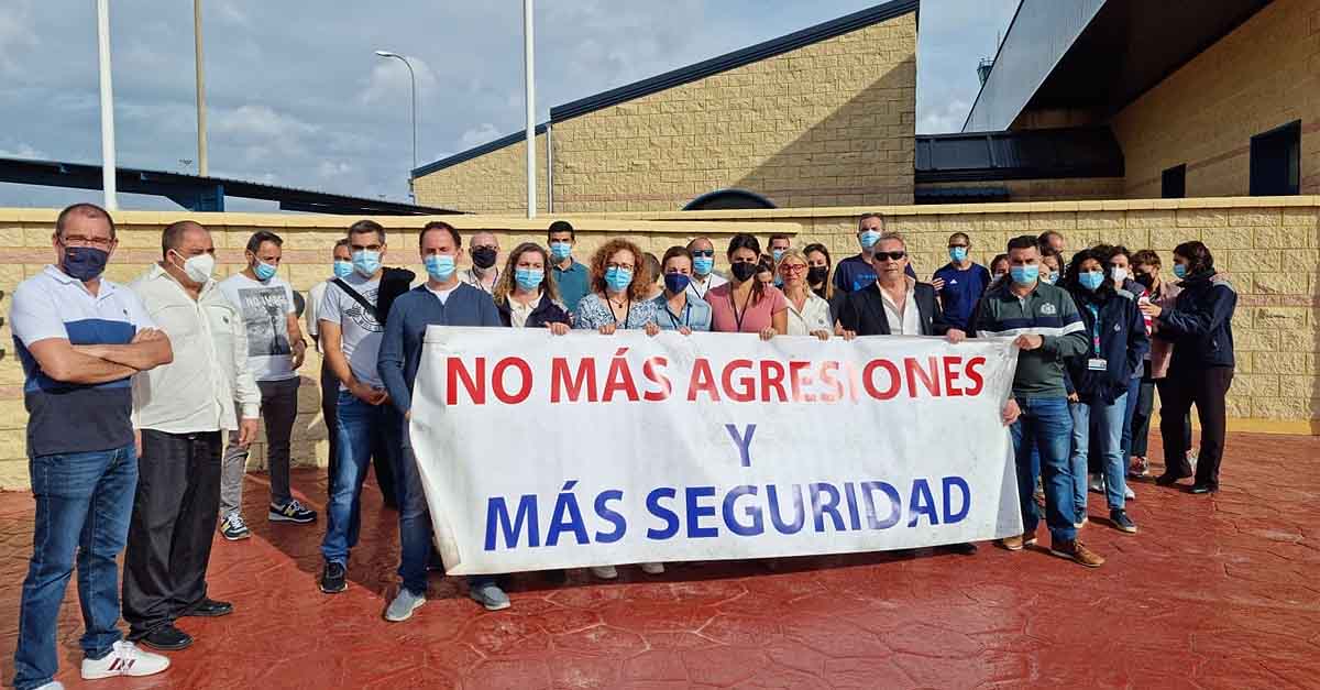 Trabajadores de los centros penitenciarios de El Puerto reclaman más medios y seguridad tras las últimas agresiones