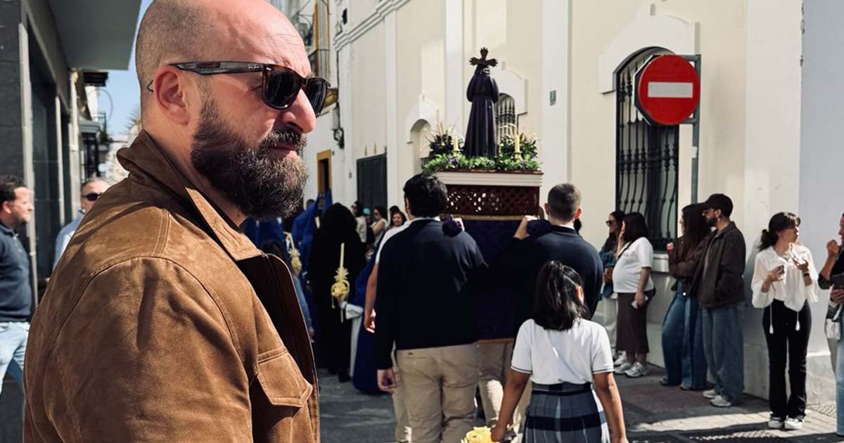 La procesión escolar del Espíritu Santo llena de tradición la Plaza Isaac Peral