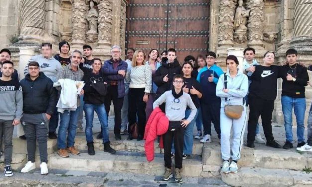 El Programa Municipal de Intervención con Jóvenes acerca la historia y el patrimonio de El Puerto a sus participantes
