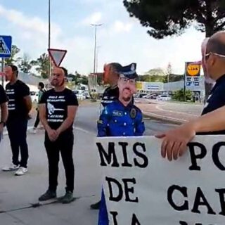 Policías locales de la UPLBA "sin pantalones", acosan al alcalde de El Puerto y a sus hijos menores al llevarlos al colegio