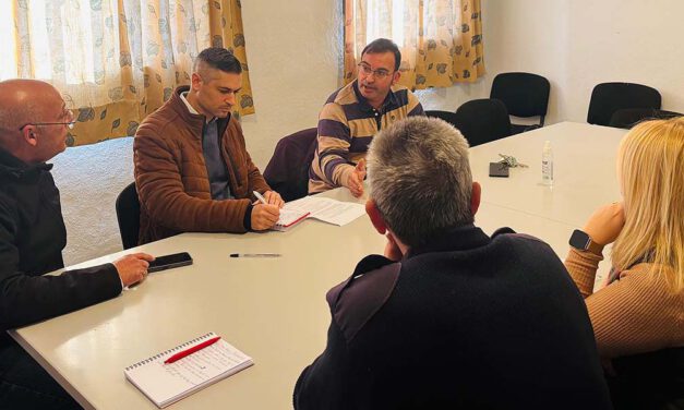 Ángel González insta al arreglo urgente de la CA-3106 del Poblado de Doña Blanca